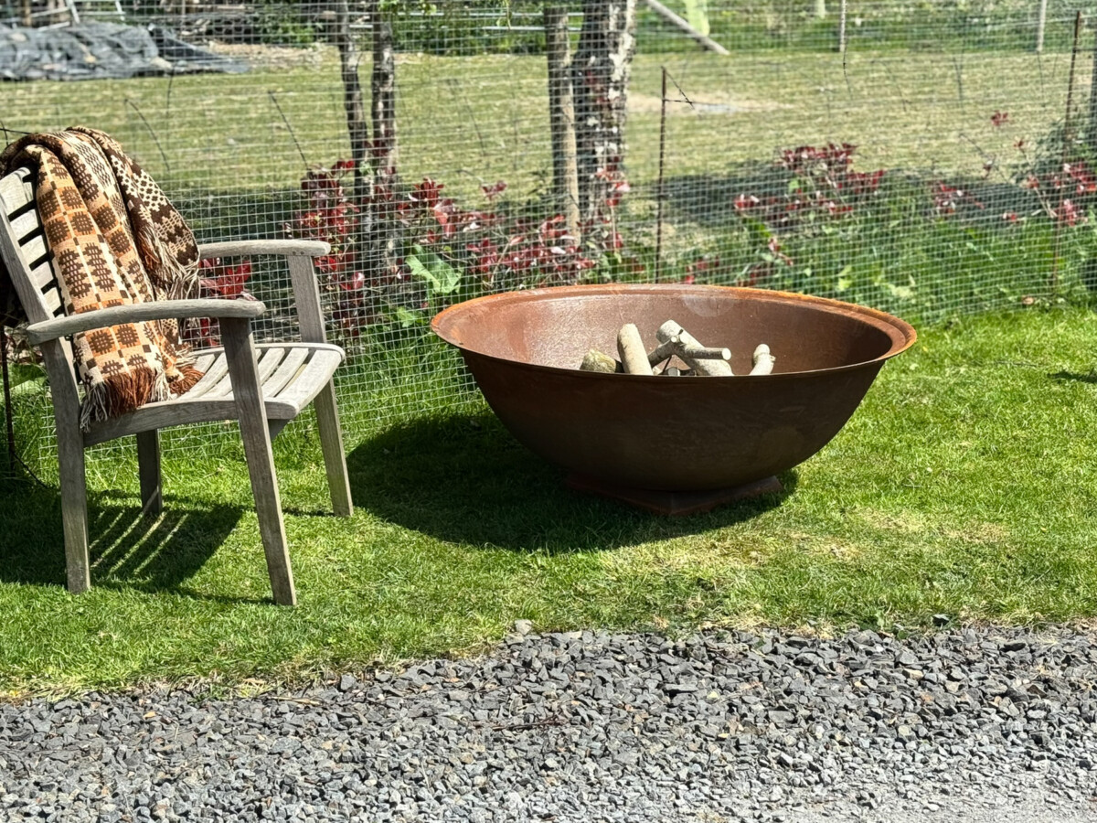 Large 4ft Natural Cast Iron Garden Fire Pit with a Rust Patina - Image 8