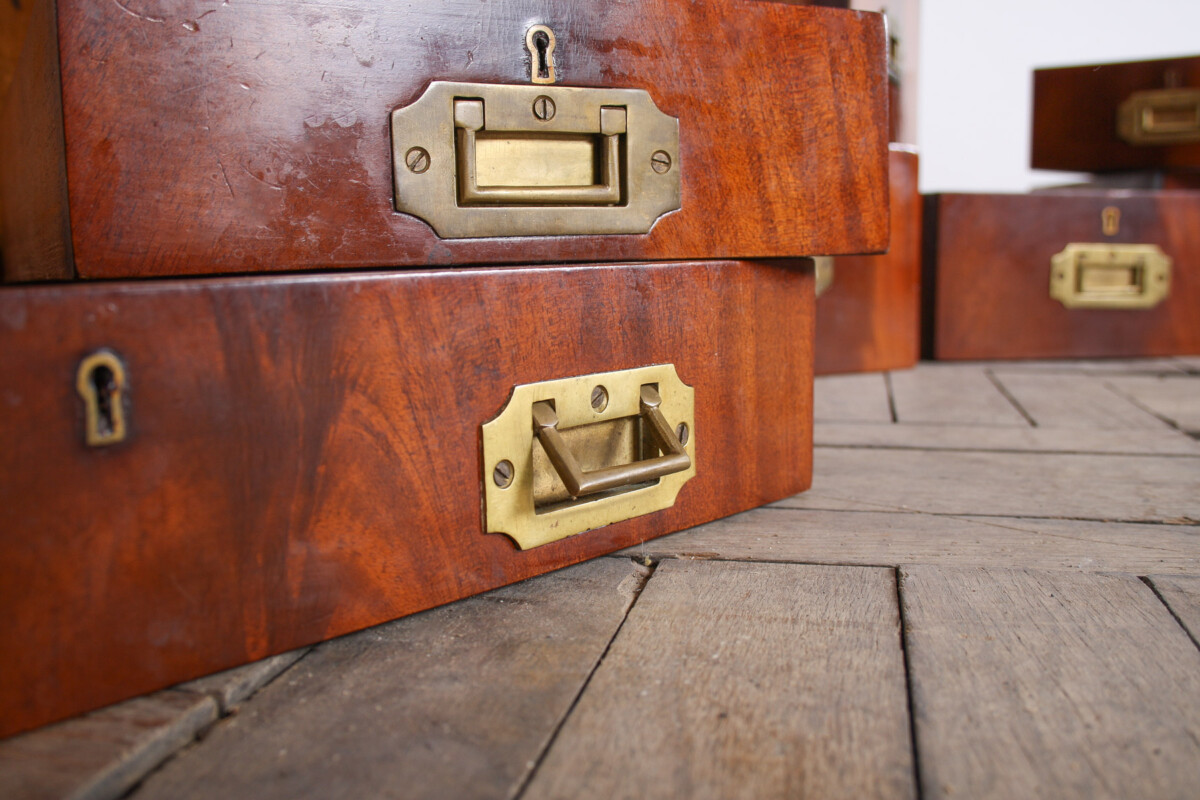 Original 19th-Century Antique British Campaign Desk Writing Table with Leather Top - Image 9