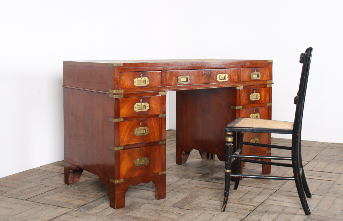 Original 19th-Century Antique British Campaign Desk Writing Table with Leather Top - Image 14