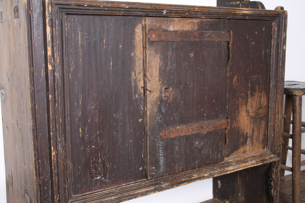 Primitive Rustic European Farmhouse Dresser Display Unit with Storage Shelves - Image 7