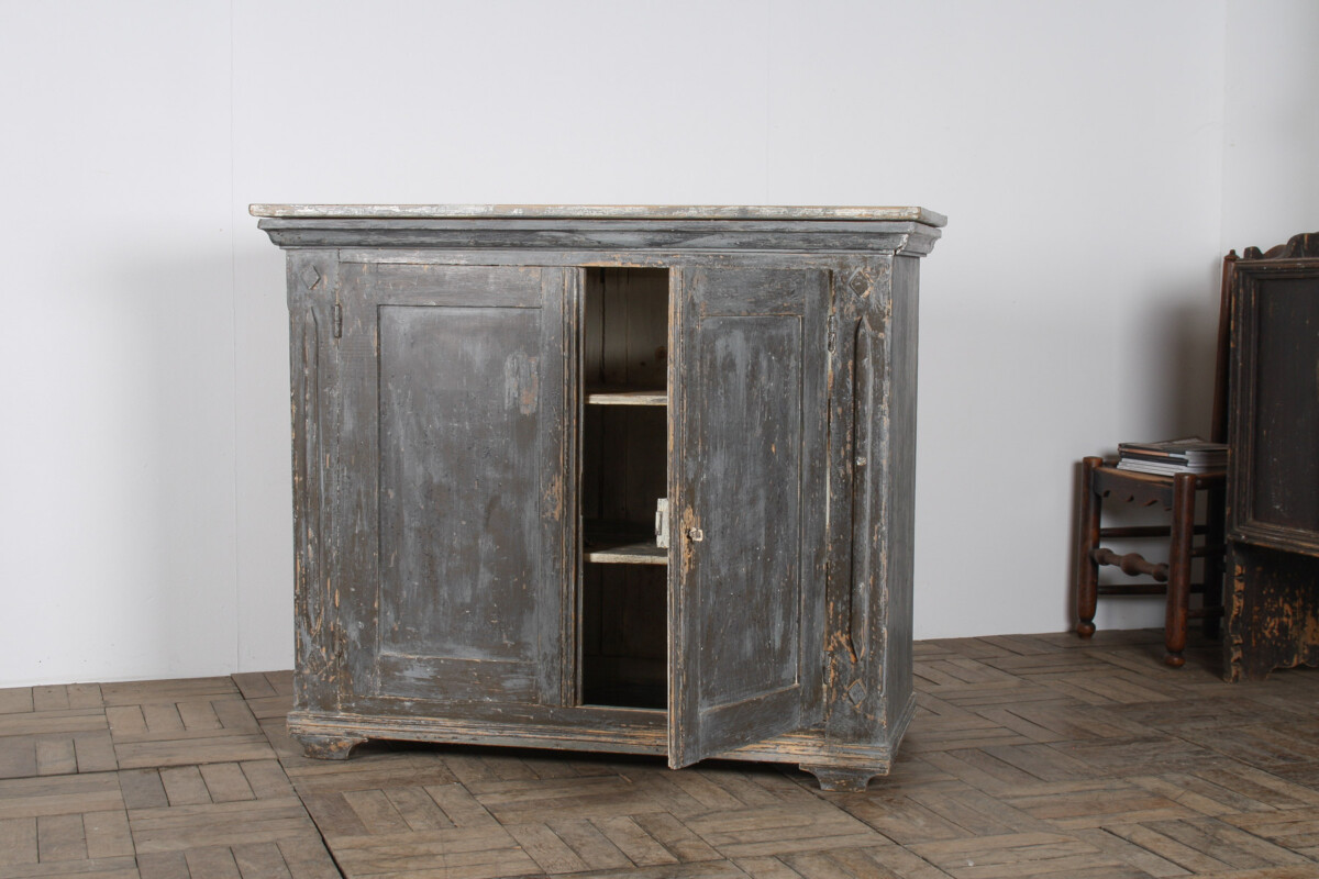 Swedish 19th Century Painted Pine Cupboard Storage - Image 7