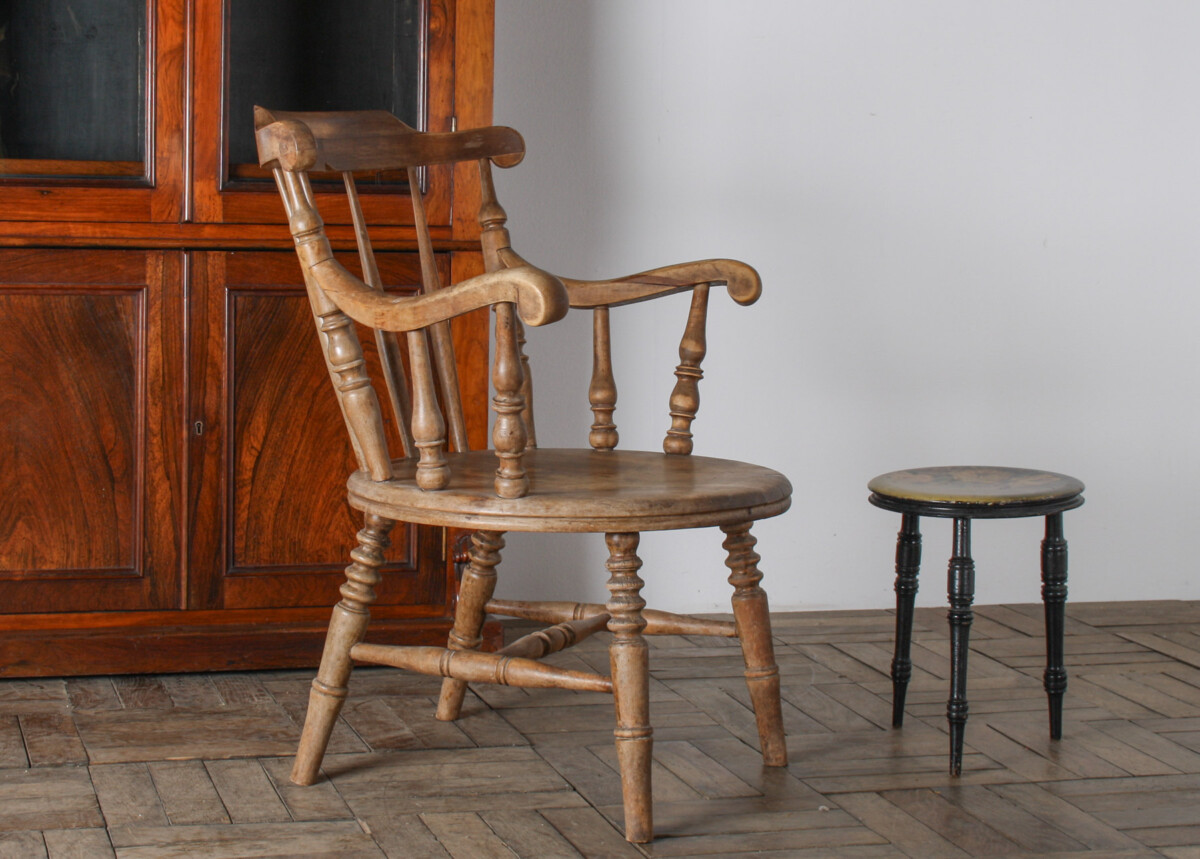 Antique Elm Low Back Windsor Armchair | Fireside Smokers Chair