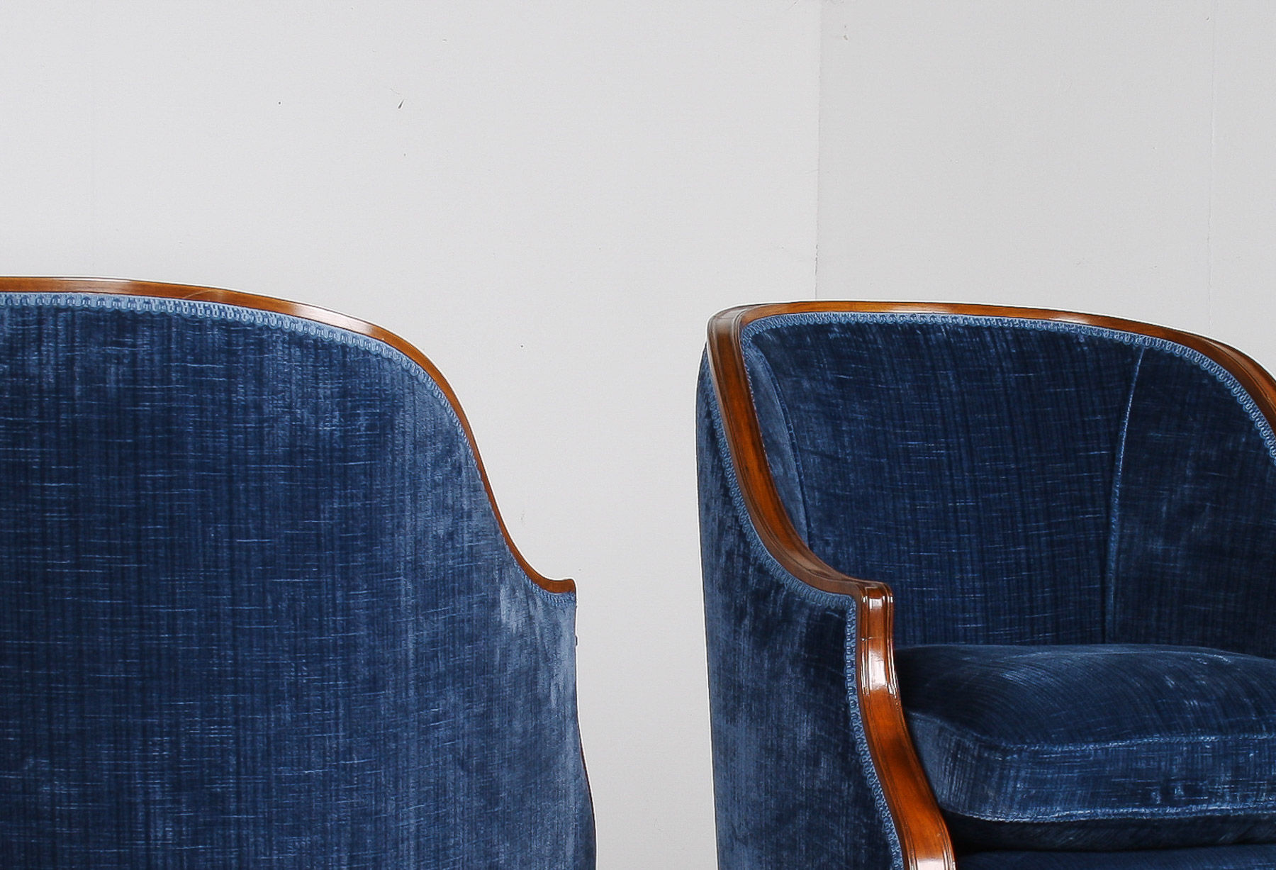 A Exquisite Pair of Tub Chairs in Royal Blue by Fine Furniture Maker Arthur Brett - Image 9