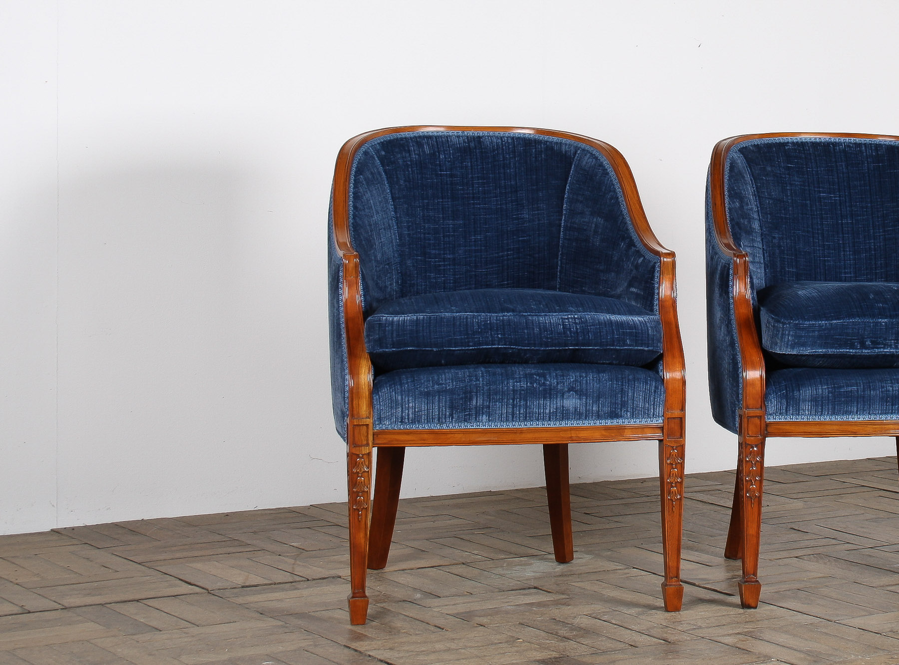 A Exquisite Pair of Tub Chairs in Royal Blue by Fine Furniture Maker Arthur Brett - Image 18