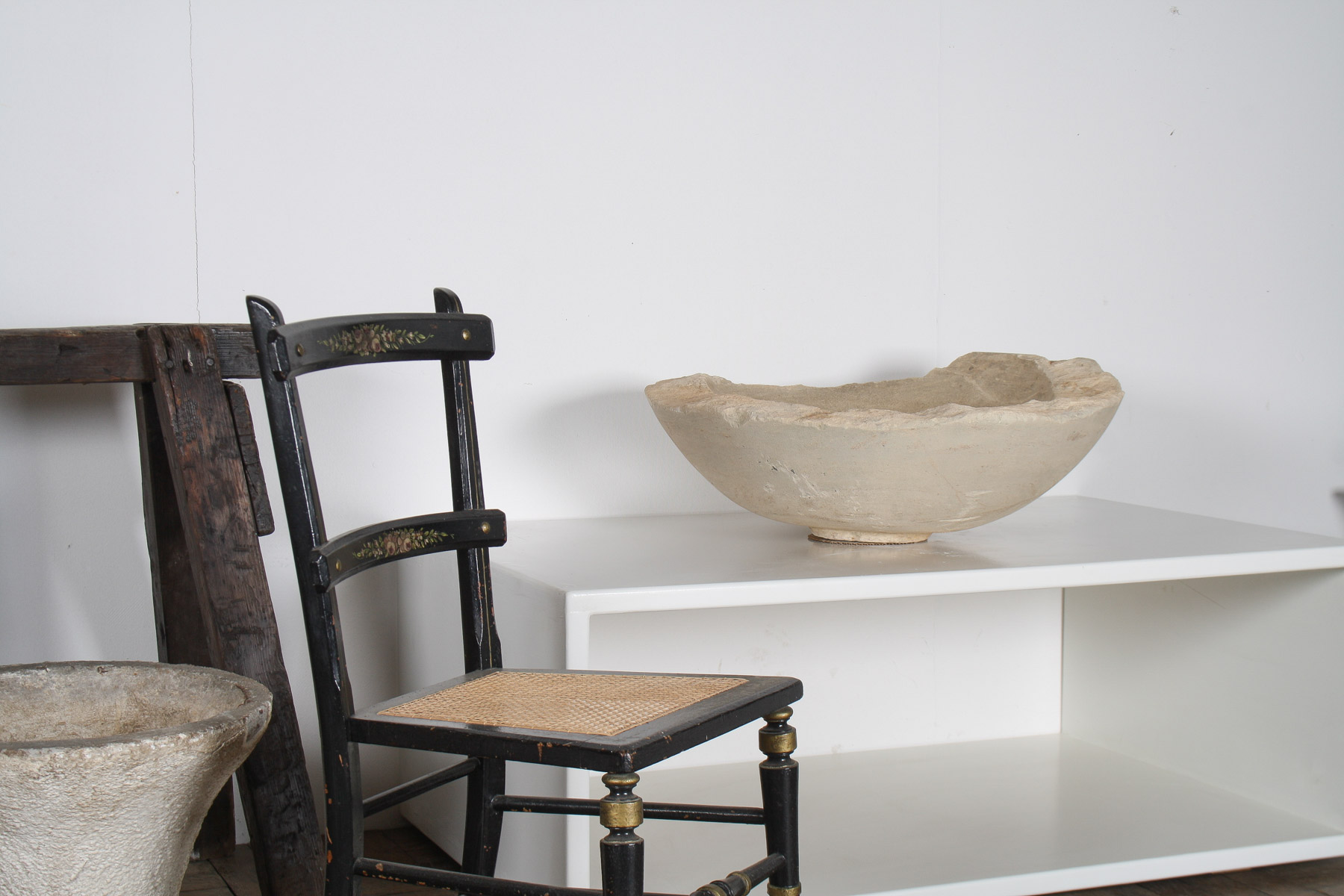 Very Large Reclaimed Antique Stone Bowl - English Wattscliffe Millstone Grit Sandstone - Image 3
