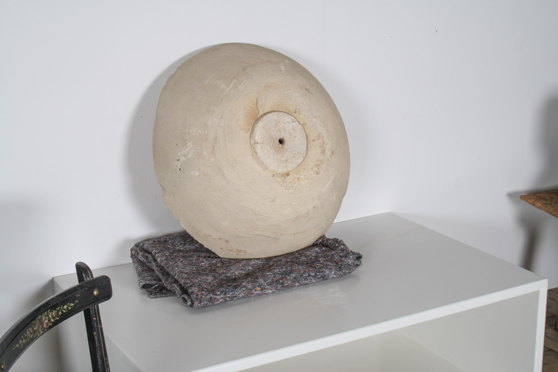 Very Large Reclaimed Antique Stone Bowl - English Wattscliffe Millstone Grit Sandstone - Image 17